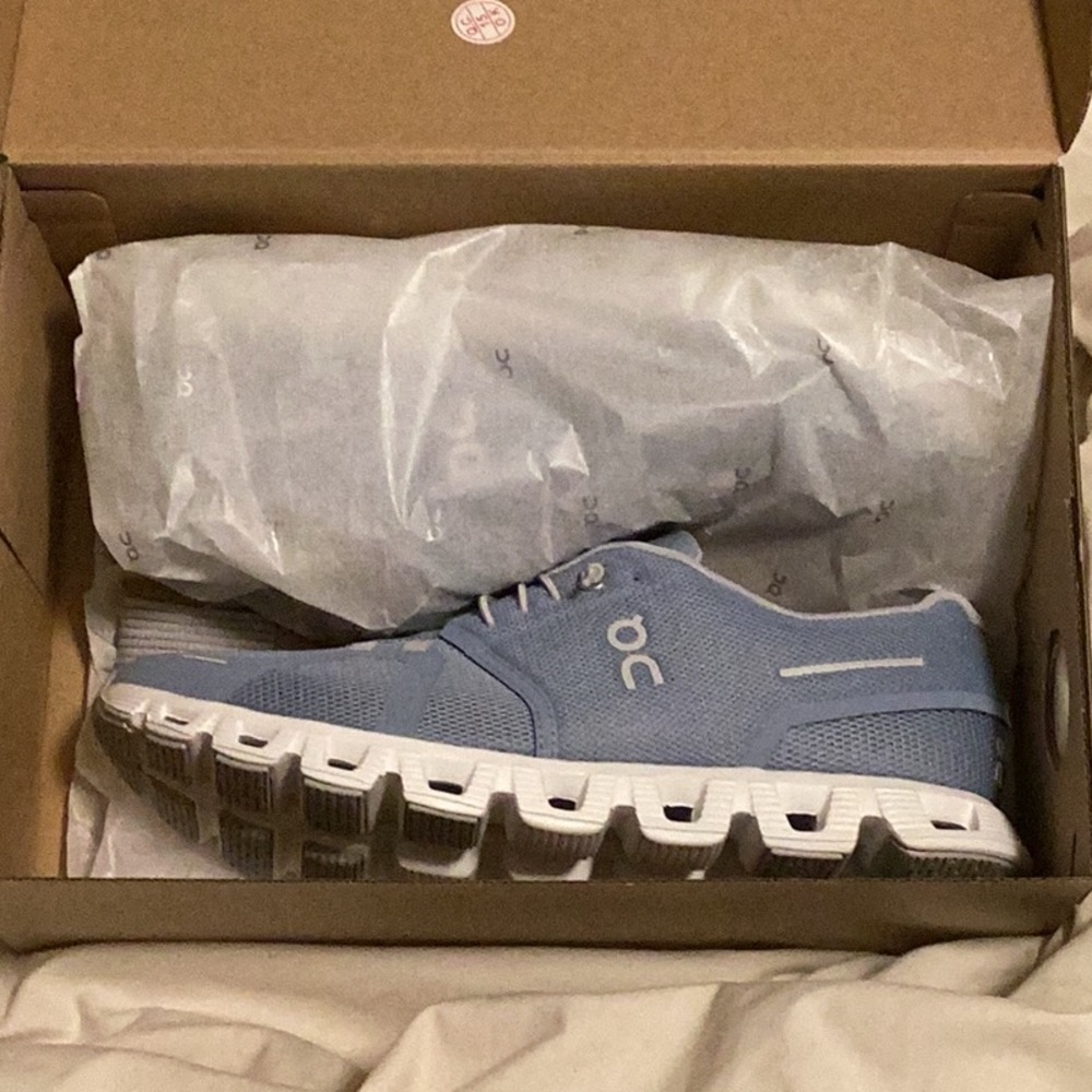 On Cloud Shoes Men’s 9